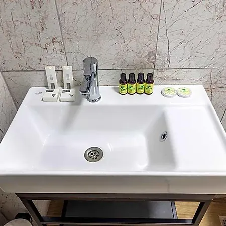 Hotel Nora Airport 3*